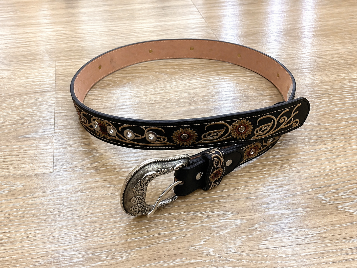 The Sunora Floral: Embroidered Western Sun Belt